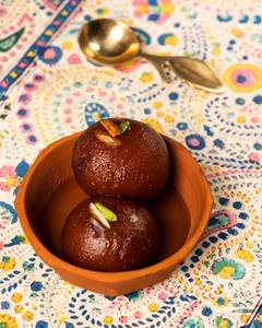 Loi’s Special Gulab Jamun (02 Pieces)