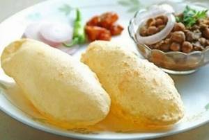 Chole Bhatoora (2 Pcs)