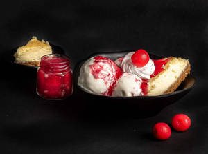 Strawberry Cheesecake Sundae