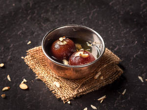 Gulab Jamun (2Pcs)
