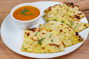 Paneer Naan With Gravy