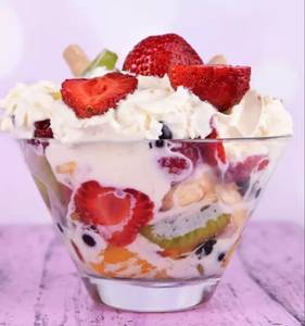 Fruit salad with ice cream