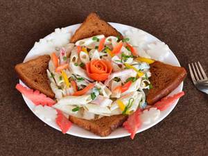 Veg Penne Pasta in White Sauce