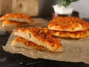 Paneer Kulcha 2 Pc