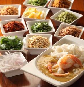 Prawns Burmese Khao Soi With Noodles, N Assorted Condiments [ Big Fat Juicy!! ]