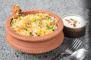 Special Murgh Biryani Served With Gravy+ (rasbhari Jamun Rasgulla Box)