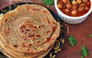 1/2 Chole + 1 Tandoori Lachha Paratha
