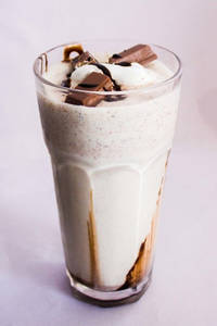 Kitkat Crunch Shake
