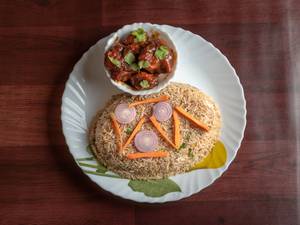 Veg Fried Rice With Chilli Chicken