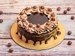 Choco Mousse Eggless Cake