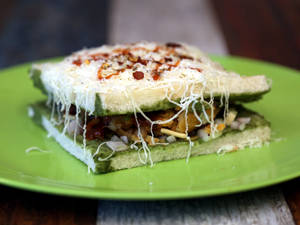 Samosa Cheese Sandwich