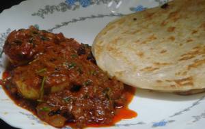 Parotta (3) + Egg Podimass Gravy