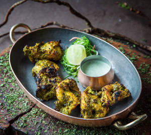 Chicken Lehsuni Kebab With Cream