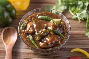 Pan Fried Chilli Chicken [8 Pieces]