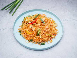 Chicken schezwan noodles