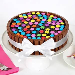 KitKat & Gems, PREMIUM Chocolate Cake