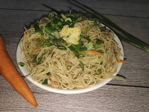 Chicken & Egg Hakka Noodles
