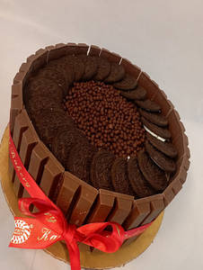 Kitkat Cake [1.2 Kg]