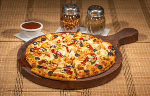 Paneer Tikka Butter Masala Pizza