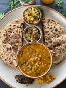 Sattu Paratha Platter