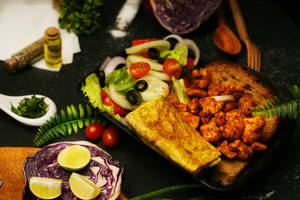 Chicken Tikka With Salad Meal Box
