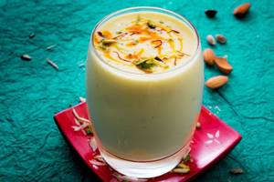 Makkhania Lassi (Falahaari)
