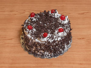 Black Forest Cake ( 1.5 lbs ) 680 gram