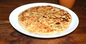 Paneer Paratha With Curds