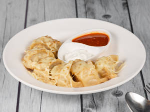 Chicken Steamed Cheese and Butter Momos (6 Pcs)