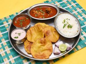 Chicken Thali with Vade