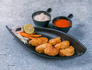 Chicken Fried Momos(Served with sauces and dips)