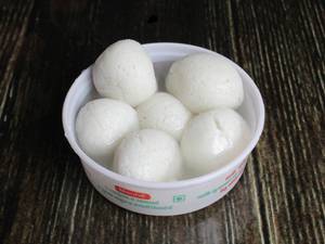 Bangali Rasgulla ( 5 Pieces ) (250 Gms) 