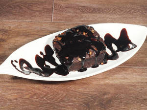 Brownie With Chocolate Sauce