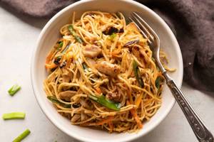 Egg chicken chowmein