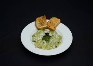 Penne Creamy Pesto Pasta