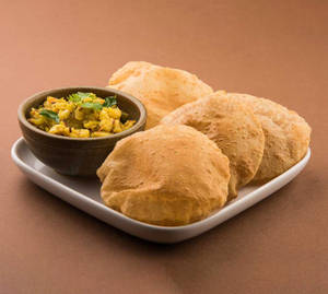 Aloo Sabji With Poori (4pcs)