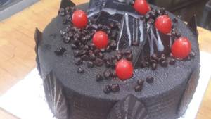 Creamy Chocolate Chips Cake ( 1.5 lbs ) 680 grams 
