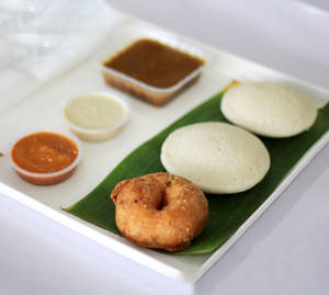 2  Idli + 1 Pc Vada          