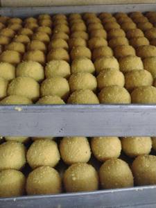 Refine Besan Laddu