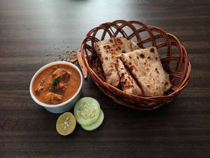 Chicken Curry With Phulka/paratha