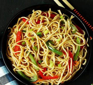 Veg Hakka Noodles