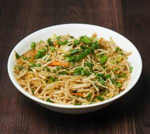 Veg Hakka Noodles                  