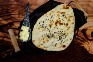 Butter Naan (1Pc)
