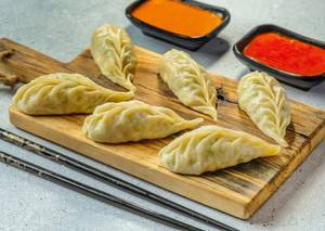 Fried veg momos [8 pieces]                 