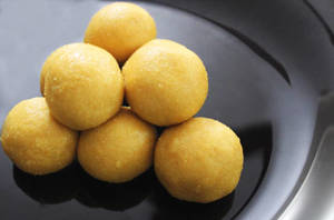 Besan Laddu