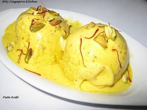 Kesar Pista Ice cream Scoop