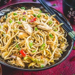 Hakka Noodles Non - Veg (Serves 2-3)