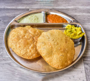 Poori (2 Pcs) With Veg Curry                                  