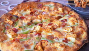 Tandoori cheese pizza