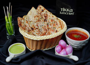 Keema Naan (with Gravy)